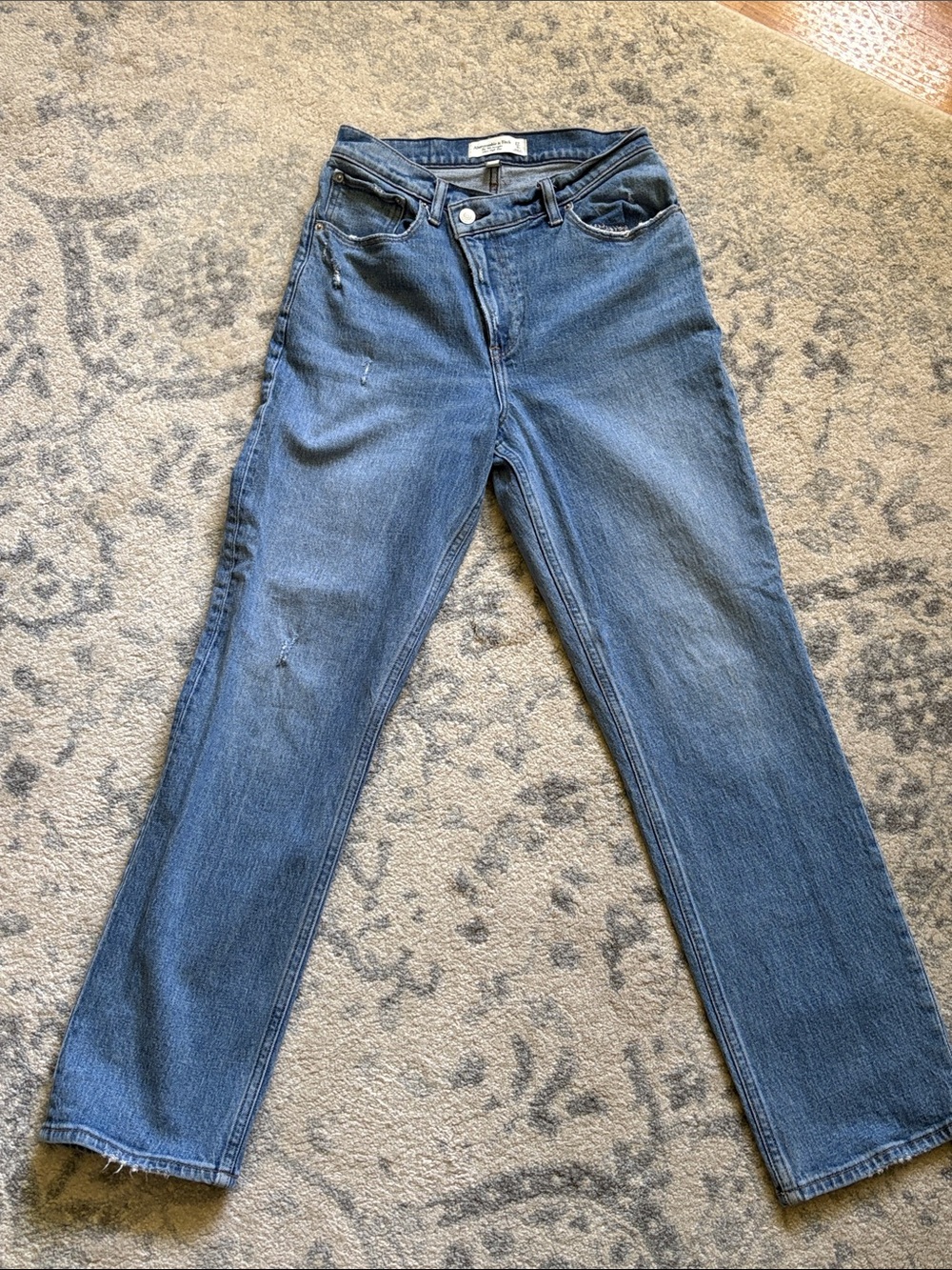 Abercrombie & Fitch Women's 90’s Straight Ultra High-Rise Jeans